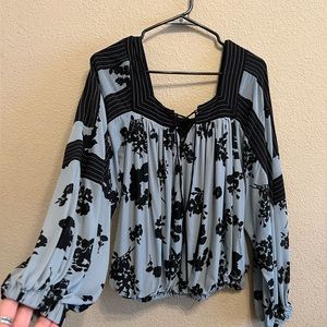 Women’s cinched blouse